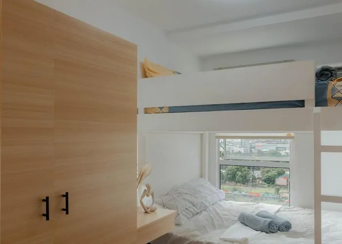 Family Friendly Urbandeca Apartment