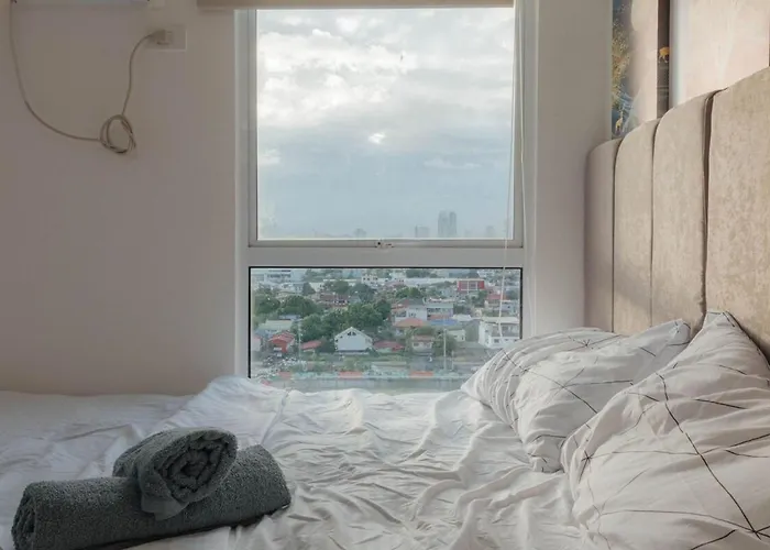 Family Friendly Urbandeca Apartment